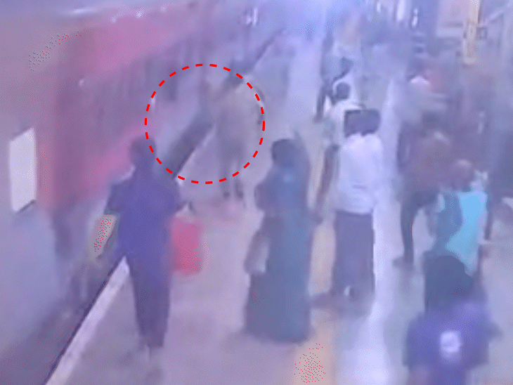 Maihar Train Platform Gap Rescue | Woman Saved By GRP-RPF | CCTV Footage