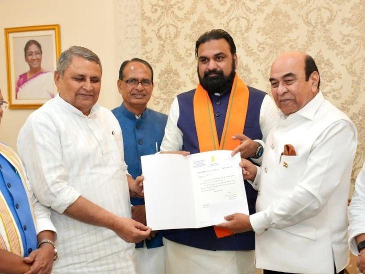 सम्राट ने राज्यपाल से मिलकर सरकार बनाने का दावा पेश किया।