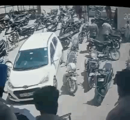 पैसे लेकर फरार हुए व्यक्ति सीसीटीवी में कैद