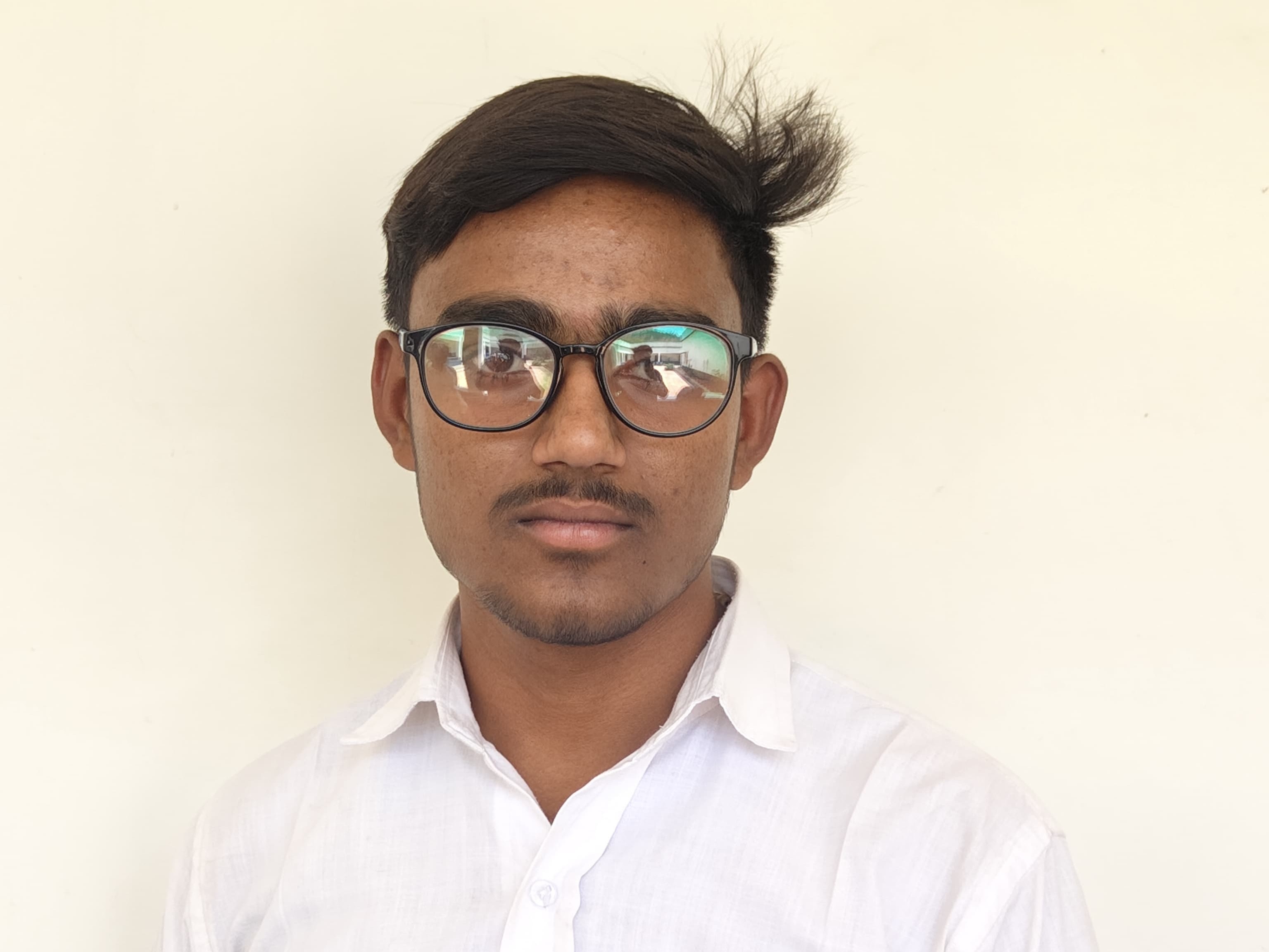 अवनीश कुमार नाई।