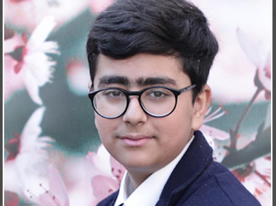 फरीदाबाद जिले में दूसरा स्थान प्राप्त करने वाले नितेश बहल ।