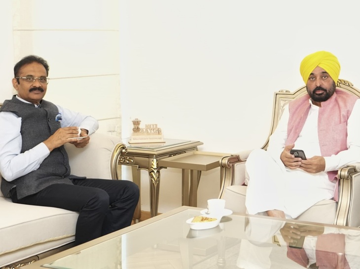 पंजाब के CM भगवंत मान के साथ अशोक मित्तल की फोटो।