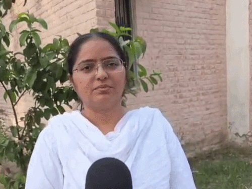 चाइल्ड वेलफेयर कमेटी की सदस्य एडवोकेट अविनाश कौर ने बताया कि घटना के बाद बच्ची के कमेटी ने बच्ची के माता-पिता से बात की।