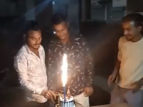 जिलाबदर के बाद भी आरोपी ने शहर में अपना जन्मदिन मनाया था।