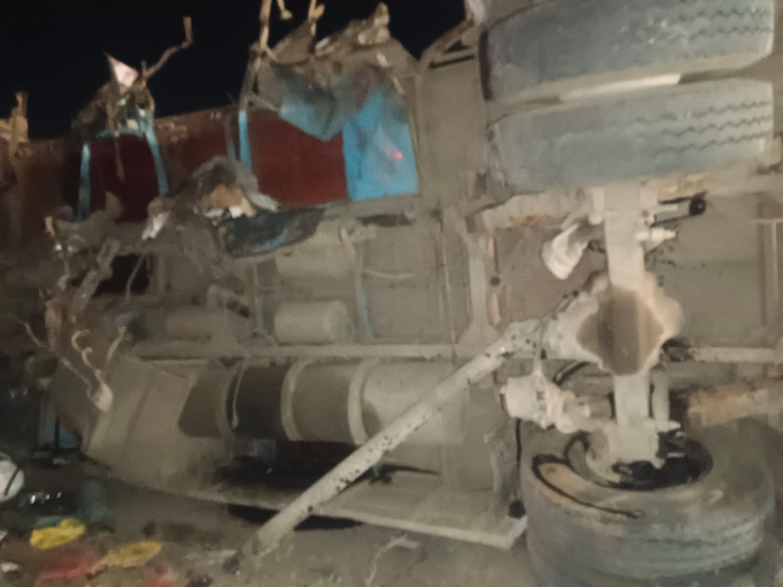 बस जिस तरफ से पलटी उस तरफ के पैसेंजर्स को सबसे अधिक चोट लगी हैं। उन्हें निकालने में सबसे ज्यादा समय लगा।