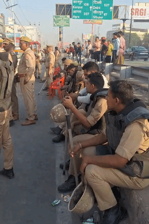 विकासनगर में घटनास्थल के पास सुबह कई प्रभावित प्रदर्शन करने जा रहे थे। इसके चलते फोर्स बढ़ा दी गई।