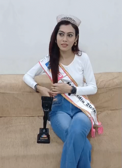 दैनिक भास्कर से बातचीत करती अपूर्वा वर्मा।