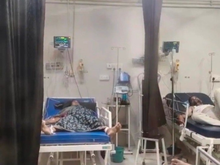 कारोबारी और उसके पूरे परिवार की हालत अभी गंभीर है।