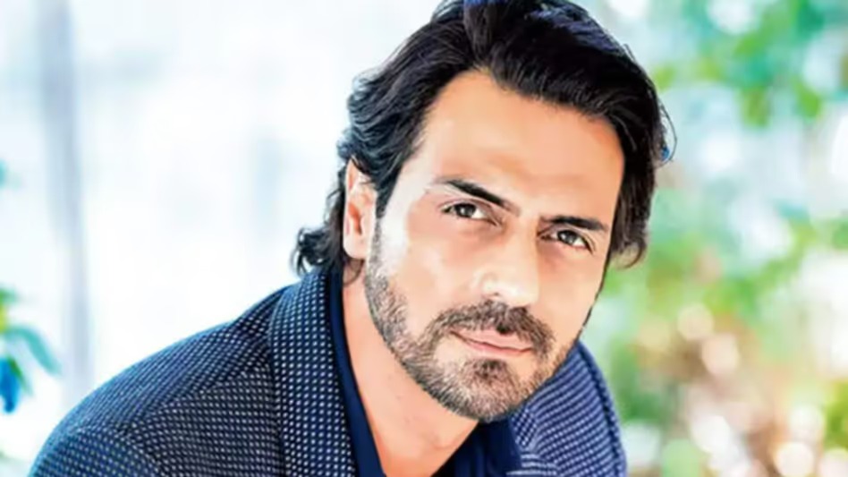 In 2002, Arjun Rampal was awarded the Face of the Year award from IIFA (International Indian Film Academy).