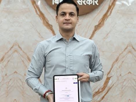 मधुबनी DM ने किया सेल्फ एन्युमेरेशन:  नागरिकों से जनगणना में भागीदारी और पोर्टल पर सही जानकारी दर्ज करने की अपील – Madhubani News