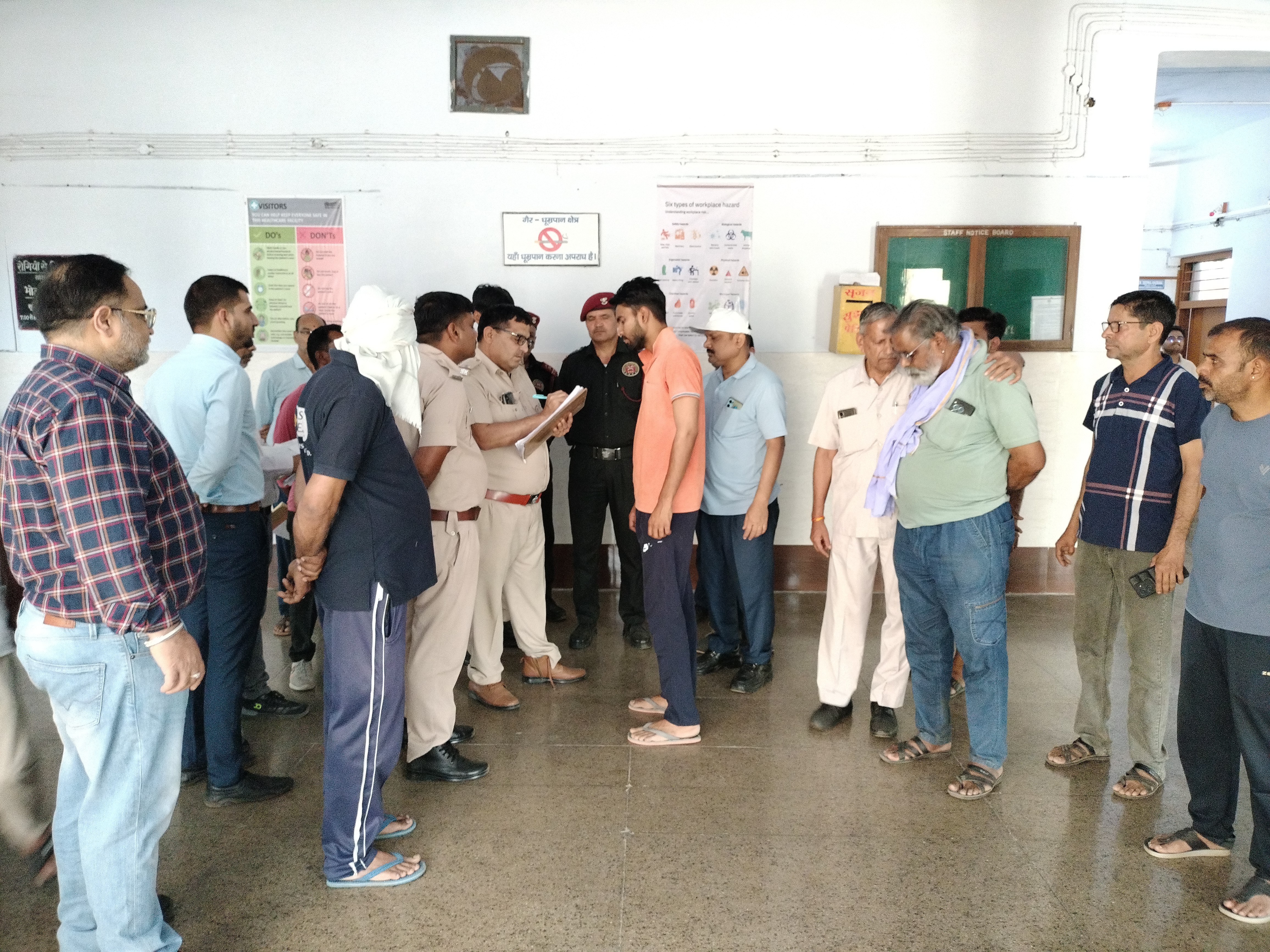 पुलिस ने परिजनों से मामले की रिपोर्ट ली।