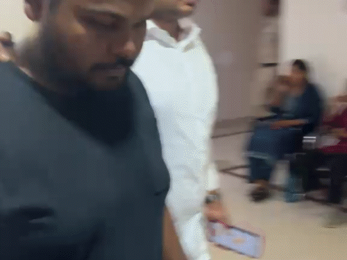 बाबू खेमानी के साथ पकड़े गए 6 अन्य आरोपी।