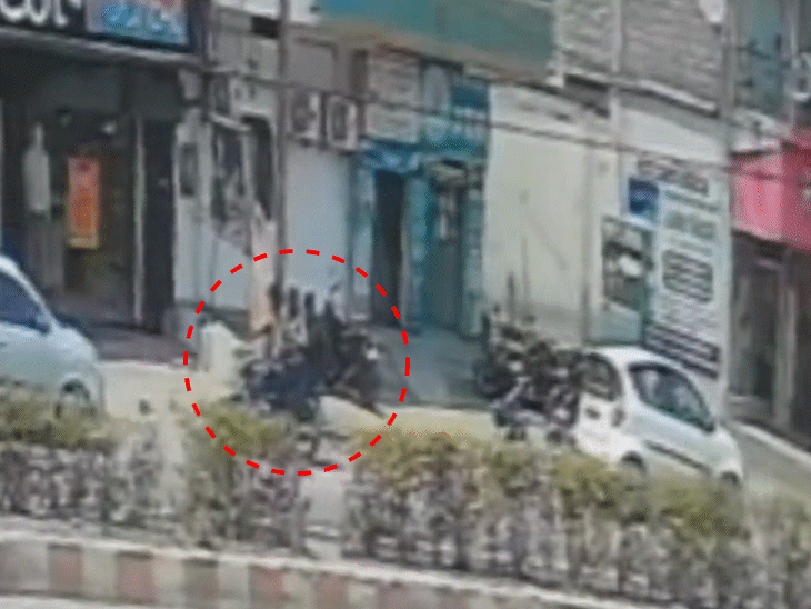 The entire incident is carried out in 15 to 20 minutes.