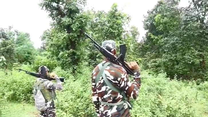 सर्च ऑपरेशन के दौरान जवानों ने भारी संख्या में कारतूस भी बरामद किया है। (फाइल)