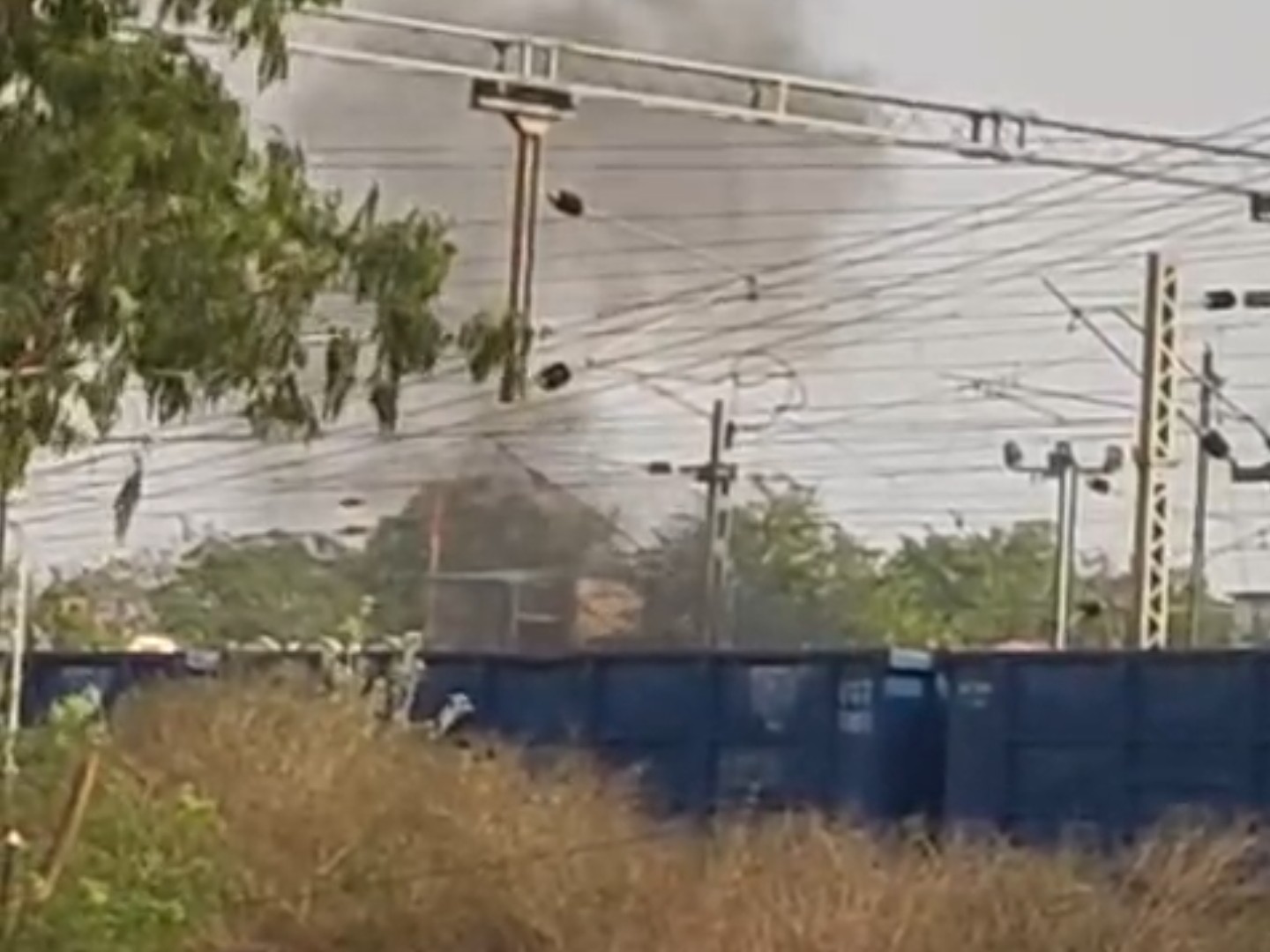 Kodarma Station Train Smoke | RPF Controls Fire; Big Accident Averted