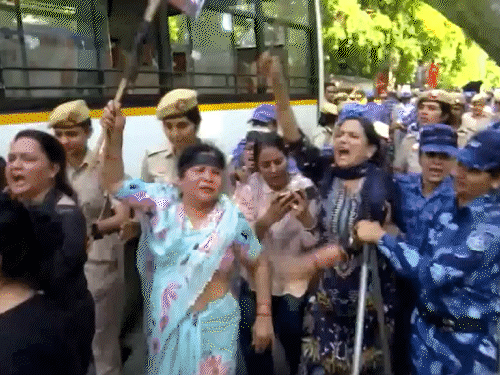 पुलिस भाजपा सांसद कमलजीत सहरावत को भी हिरासत में ले गई।