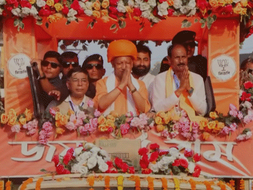 UP CM Yogi Adityanath West Bengal Rally | Crowd Enthusiasm