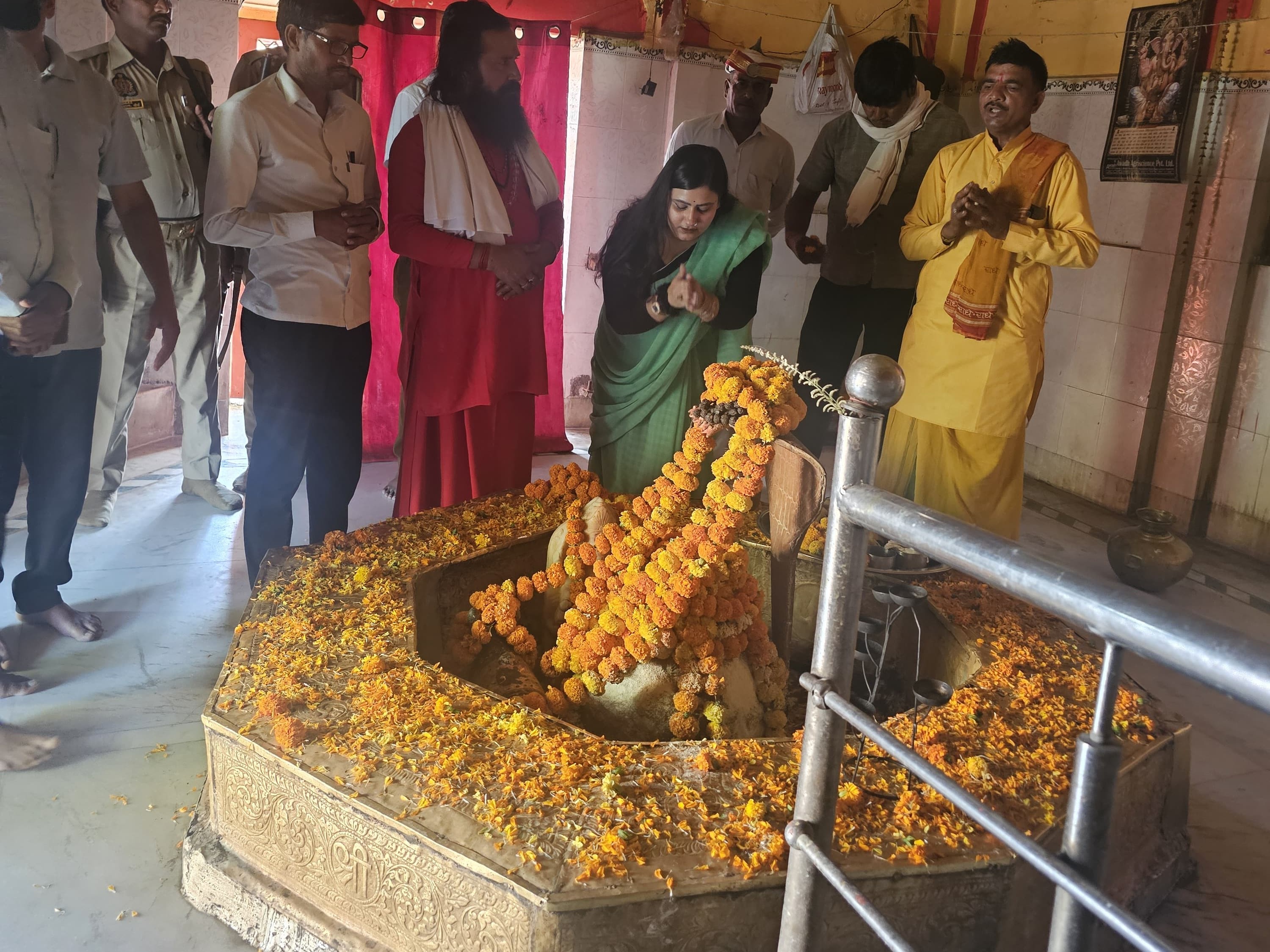 Barkhandi Gonda SDM Neha Mishra Puja | Somnath Parv Barkhandi Nath Mandir History