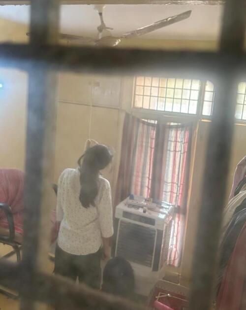 दीक्षा ने प्रोफेशनल तरीके से रस्सी में गांठ लगाकर फंदा लगाया था।