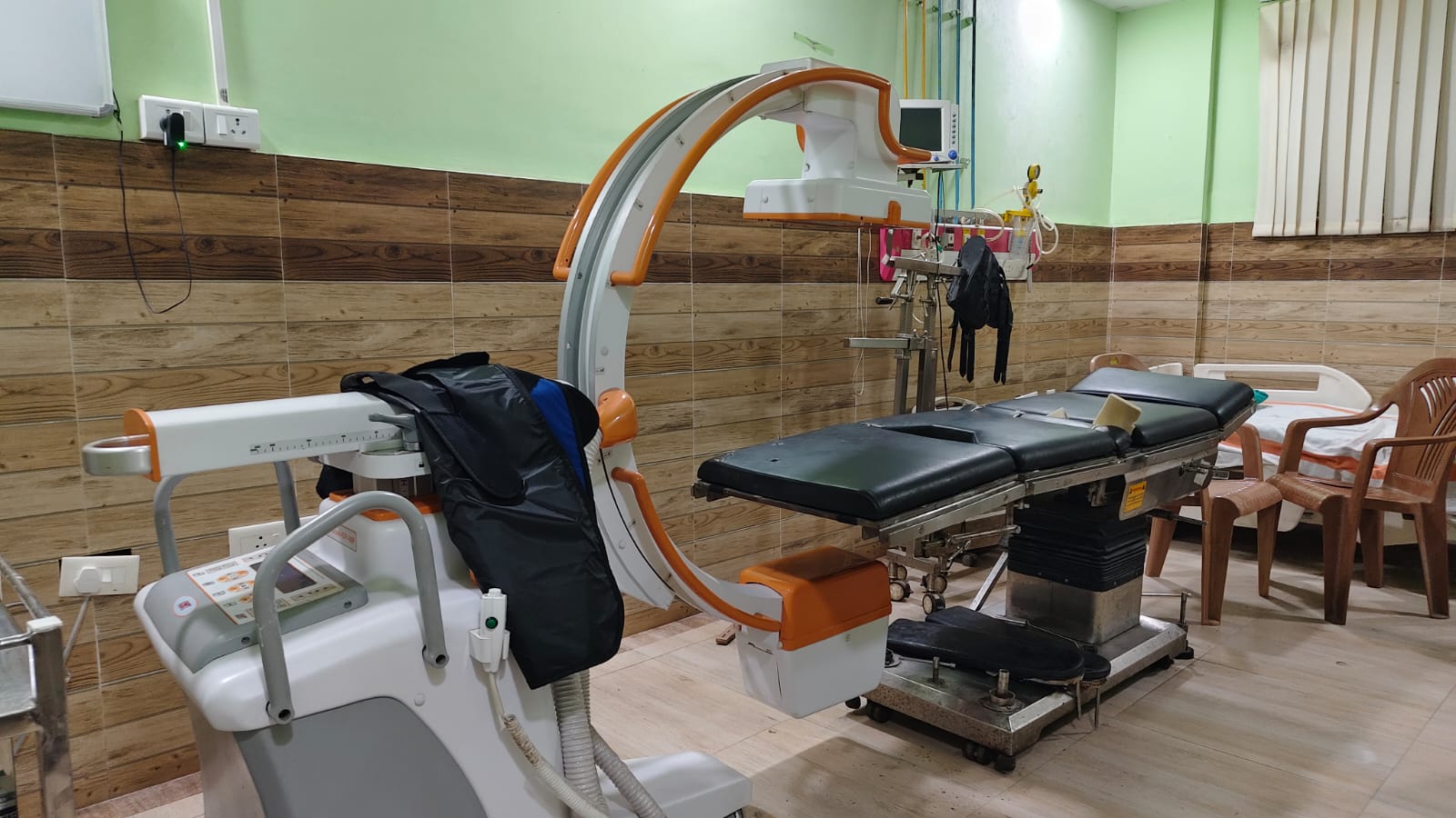 इमरजेंसी ऑपरेशन थिएटर को एक्टिव कर ट्रायल फेज में सर्जरी शुरू की गई।