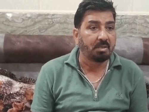 पूर्व सरपंच रविंदर कुमार बब्बी, जिस पर महिला ने आरोप लगाए।