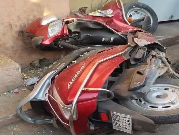 इसी स्कूटी पर बैठी थी युवती