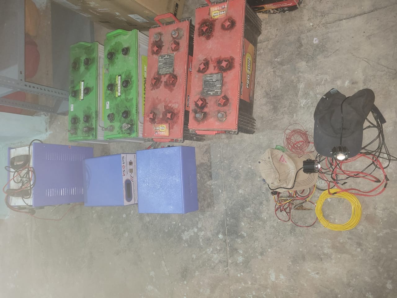 मौके से बरामद करंट लगाने के उपरण