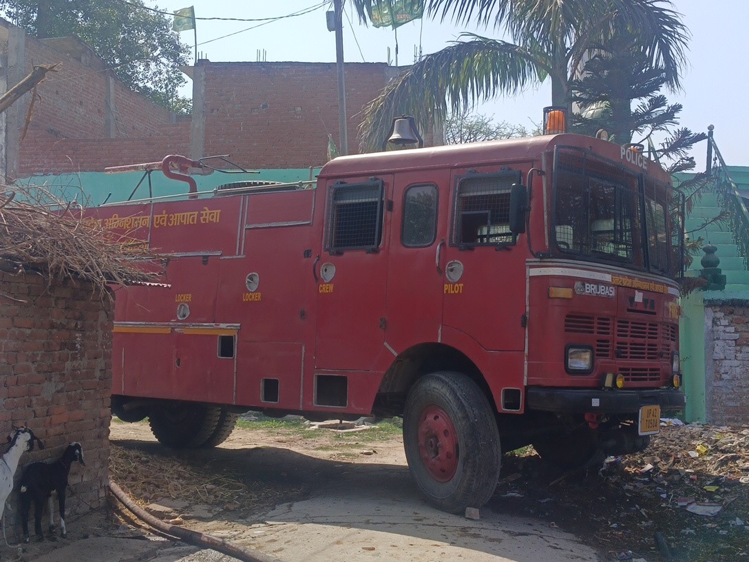 Ayodhya Garbage Fire Doused | Fire Brigade & Villagers Aid | Semra Village