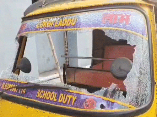 धनबाद में मांगुर मछली कारोबार को लेकर फायरिंग:  व्यवसायी के ऑटो पर चली गोली, पुलिस जांच में जुटी, चिरकुंडा का मामला – Dhanbad News