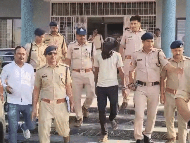 कोर्ट ने आरोपी कमलेश को 8 दिन की पुलिस रिमांड पर सौंपा है।