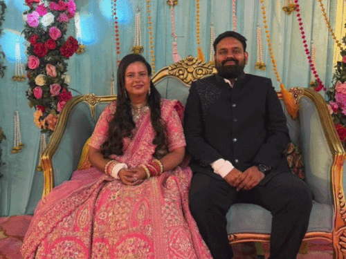 डॉ. श्वेता की रेवाड़ी के ही रहने वाले डॉ. ऋषभ से शादी होगी। यह फोटो दोनों की सगाई की है।
