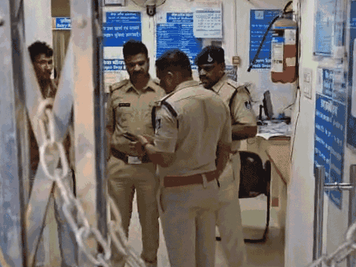 सूचना के बाद पुलिस करीब 20 मिनट देरी से मौका-ए-वारदात पर पहुंची।