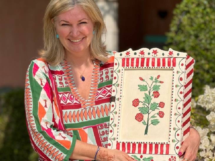 राजस्थान के उदयपुर में रंग विशेषज्ञ एनी स्लोअन 6 दिन की वर्कशॉप कराती हैं।