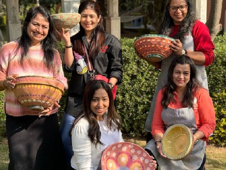 अब छुटि्टयों में लोग दिग्गज कलाकारों से रचनात्मकता, रंगों का मेल और घर सजाने की बारीकियां सीख रहे हैं। - Dainik Bhaskar