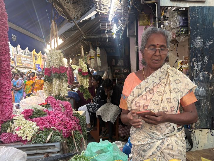 ये प्रसन्नकुमारी है। कहती हैं कि सरकार जिस अव्यवस्था का डर दिखाती है, वह पुलिस ने पैदा की है। सभी रास्ते बंद कर दिए। सिर्फ इसलिए ताकि खास वोट बैंक नाराज न हो जाए।