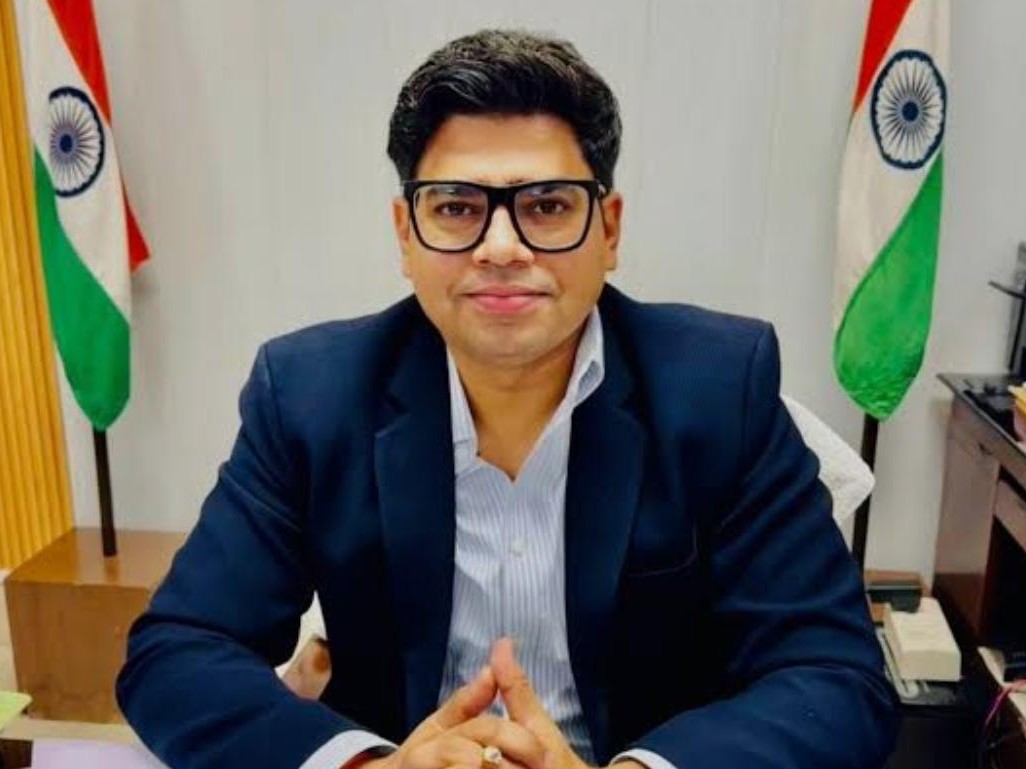 Hamirpur New DM Abhishek Goyal | Revenue Collection First