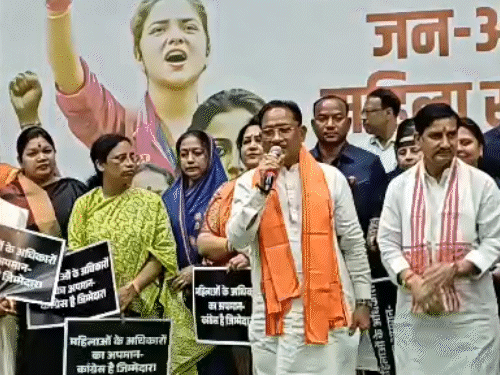 आक्रोश रैली निकलने से पहले सीएम विष्णुदेव साय ने सभा को संबोधित किया।