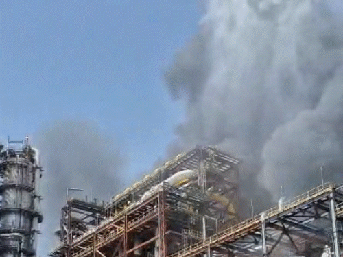 आग लगने के तुरंत बाद फायर सेफ्टी सिस्टम चालू कर दिया गया था।