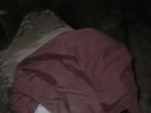 3 मंजिला निर्माणाधीन मकान की दीवार पड़ोसी के घर पर ढह गई। - Dainik Bhaskar