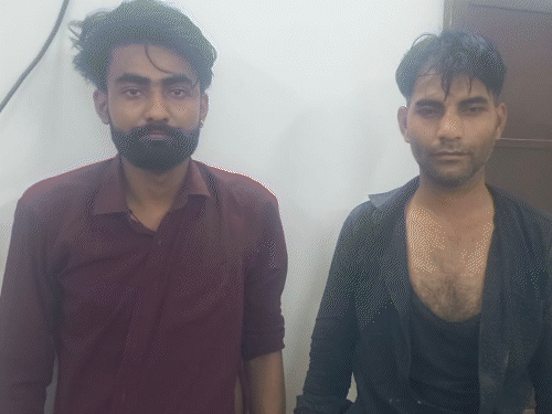 इन 2 वेंडरों से मारपीट की गई थी। - Dainik Bhaskar