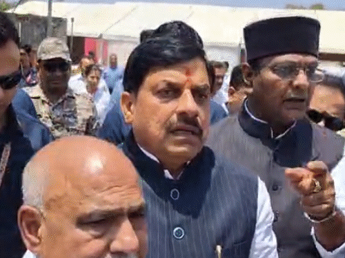 महिला आरक्षण संशोधन बिल पास नहीं होने के विरोध में बीजेपी ने भोपाल में जन आक्रोश महिला पद यात्रा निकाली। - Dainik Bhaskar