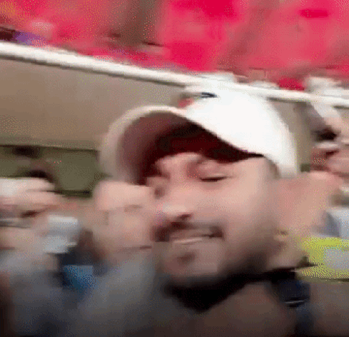 सोनम बाजवा की बात सुनकर जी खान भी कहते हैं कि वह उन्हें छेड़ रहे थे।