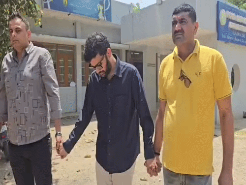 DLF फेज-4 से स्वास्थ्य विभाग की टीम ने मुज्जमिल को हिरासत में लिया था।