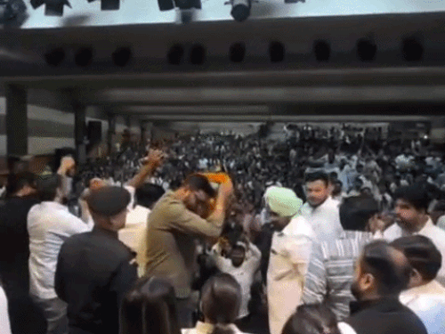 कुरुक्षेत्र में दिग्विजय चौटाला पर FIR दर्ज:  जजपा के प्रोग्राम में टूटी थी कुर्सियां, भरपाई को तैयार थे ऑर्गेनाइजर, केयू ने किया प्रोफेसर सस्पेंड – Kurukshetra News