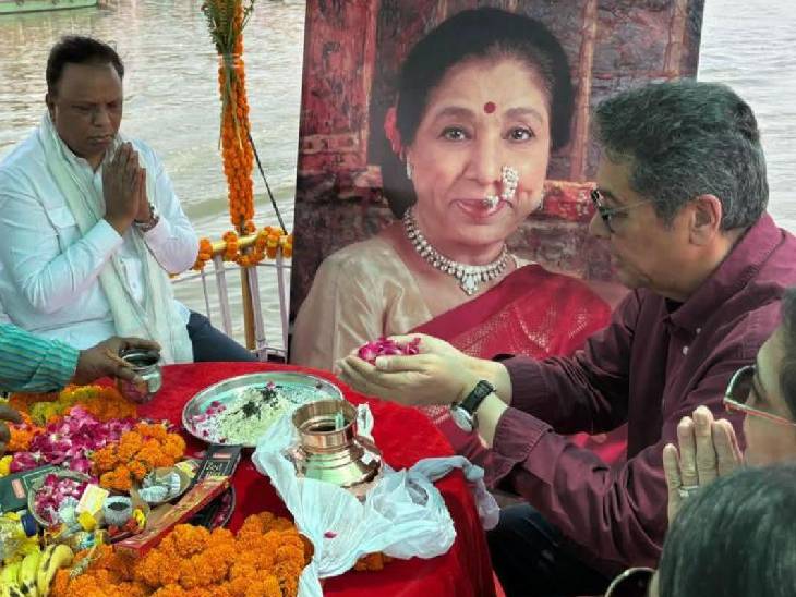 बेटे आनंद ने विधि-विधान से की पूजा।