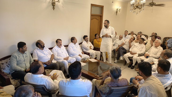 पंचकूला में हुई मीटिंग में जजपा के राष्ट्रीय अध्यक्ष डॉ. अजय चौटाला, प्रदेश अध्यक्ष ब्रज शर्मा भी पहुंचे थे।