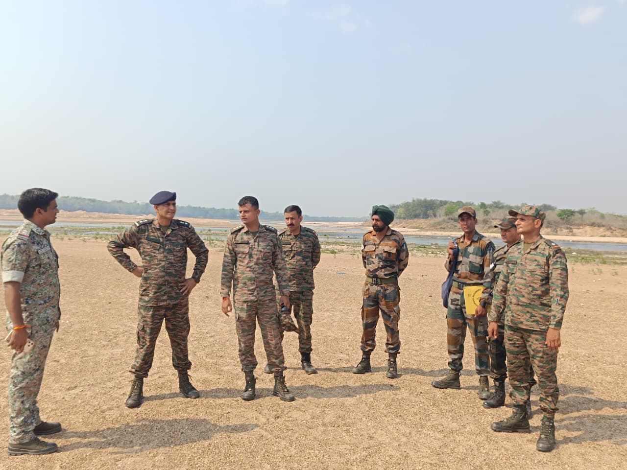 सूचना मिलने के बाद भारतीय सेना की विशेष टीम मौके पर पहुंची और ‎बम का निरीक्षण कर स्थिति का आकलन किया।‎