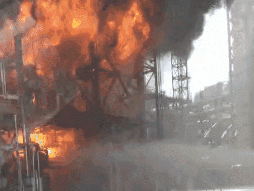 20 अप्रैल की दोपहर बालोतरा के पचपदरा स्थित रिफाइनरी में भीषण आग लग गई थी। करीब ढाई घंटे की मशक्कत के बाद आग पर काबू पाया जा सका था।