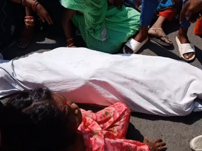 शव रखकर परिजन ने चक्काजाम भी किया था।