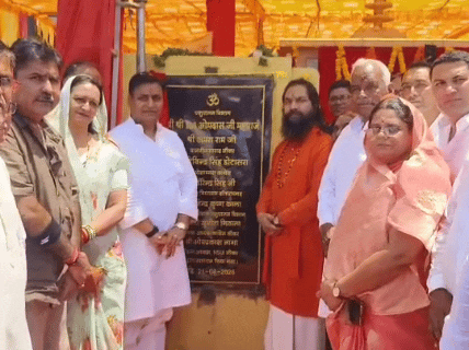 कार्यक्रम में डोटासरा के अलावा सांसद अमराराम सहित कई जनप्रतिनिधि मौजूद रहे।